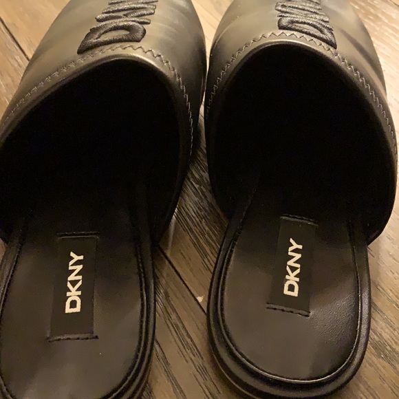 DKNY Filli Mule Sliders - Picture 6 of 9